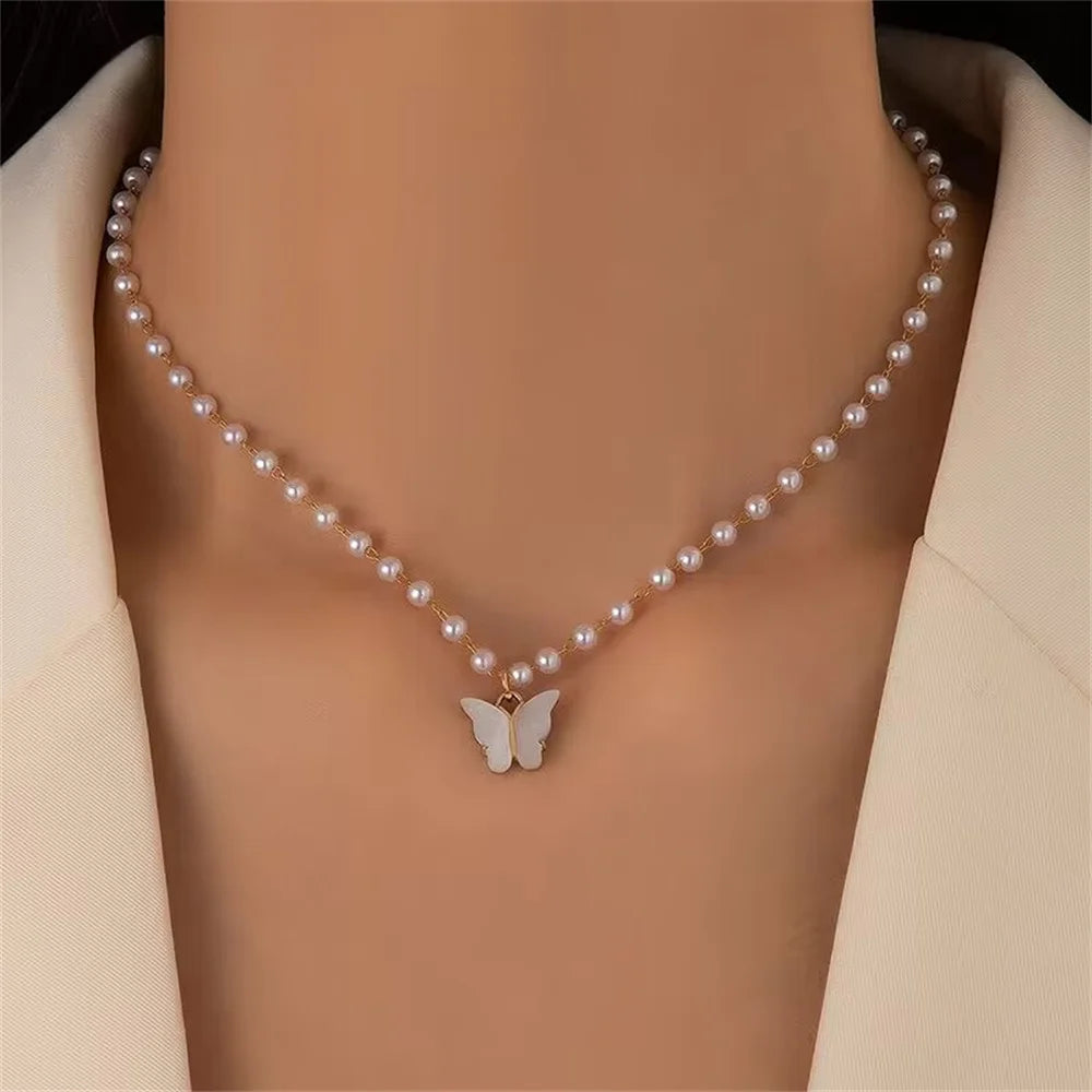 Halskjede med Perler og Kors - Flerlagsdesign